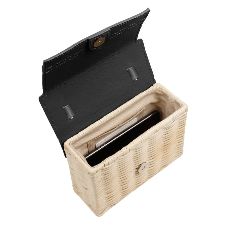 Black and Natural Ari