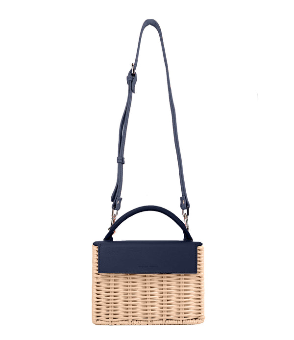 Navy Ari