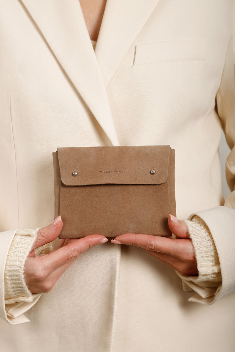 Nutmeg Kuai Medium Pouch