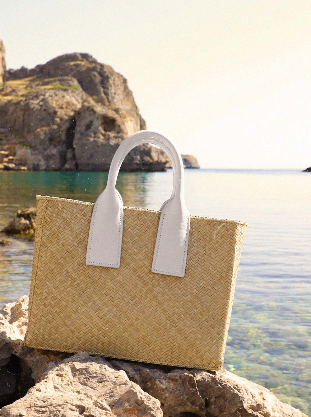 Wicker tote store